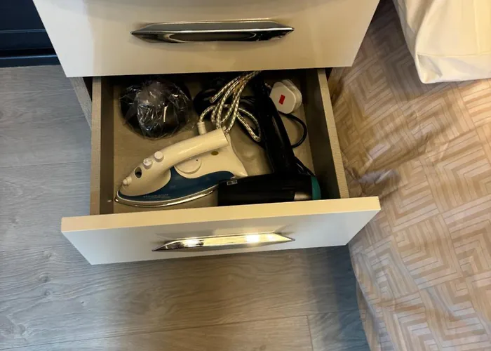 The Near Centre 10mins *